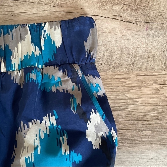 Ann Taylor LOFT Silk Mini Skirt Blue Abstract Boho Print Pockets Elastic Waist S - Picture 3 of 6